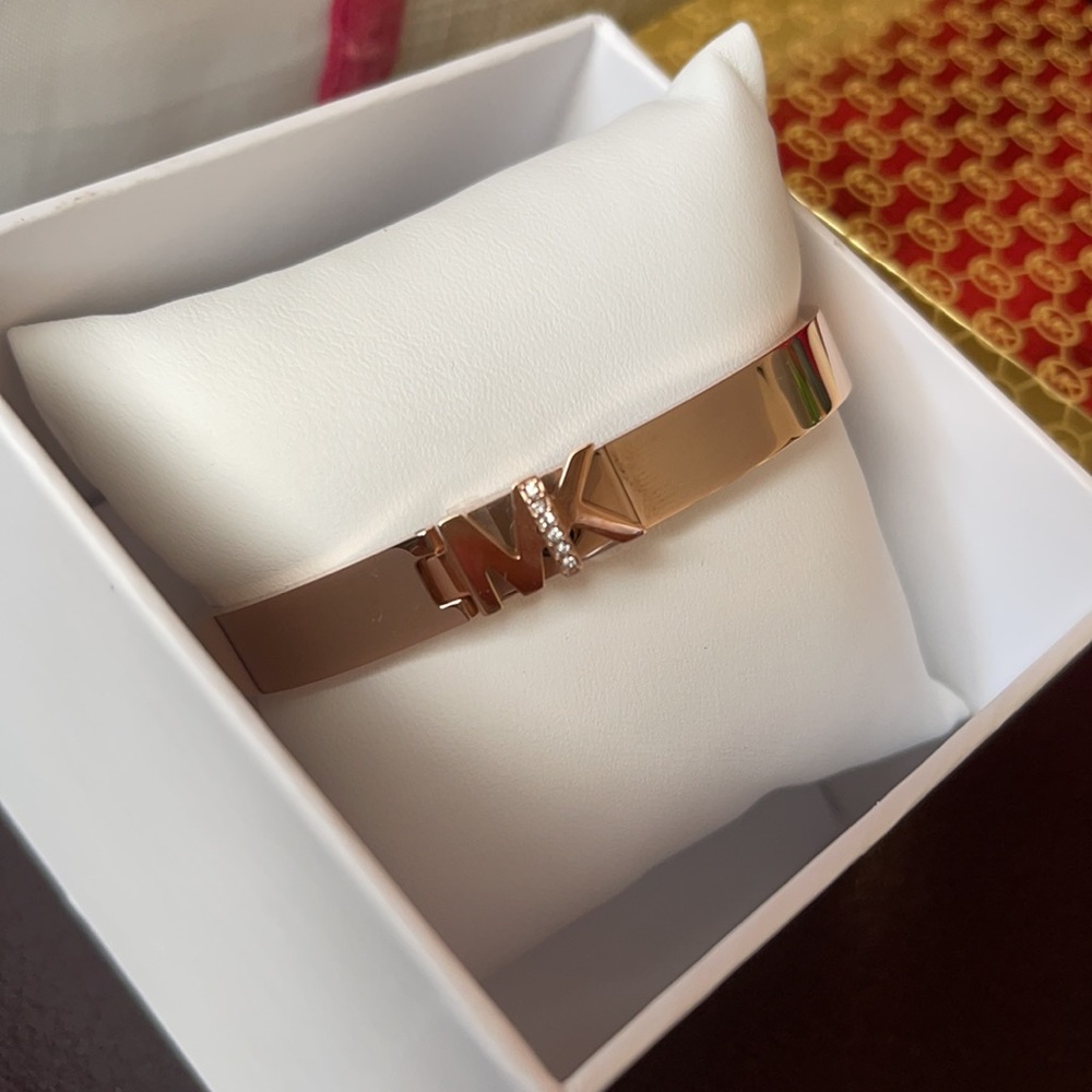Michael Kors Haute Rose gold Bangle Bracelet NIX - Picture 3 of 5